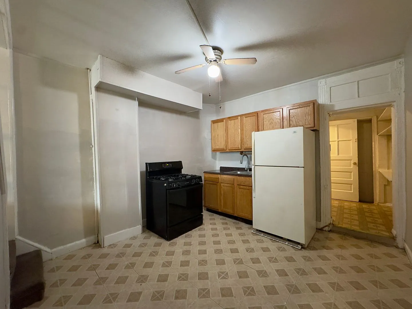 Charming 2BD/2BA Townhome in Butcher's Hill, Baltimore, MD! — Photo 4