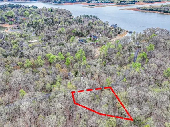 1502 Catoosa Dr, Mooresburg, TN 37811