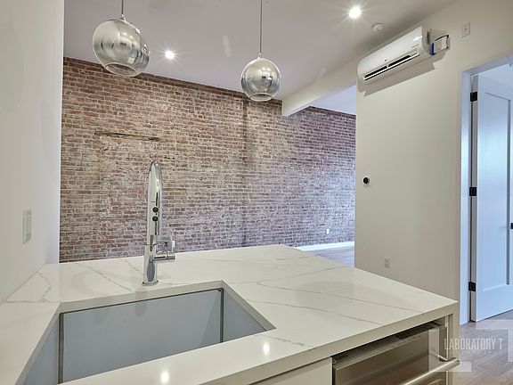 4th image of 166 E 105th St #4B