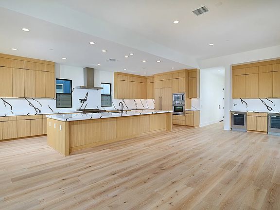 Gourmet Kitchen Dining