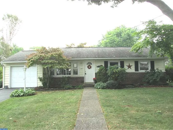 35 S Pearl St photo 1