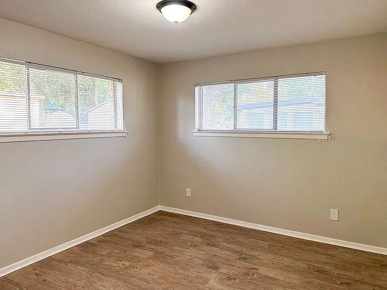 50351 Bryant St — Photo 18