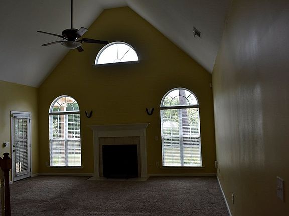 3rd image of 1066 Blackfoot Dr
