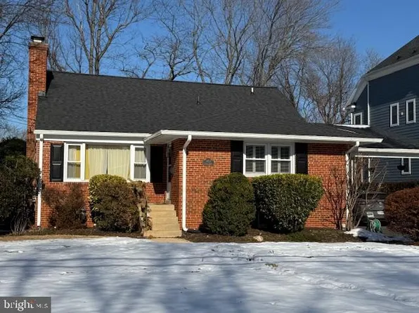 6810 Lumsden St, Mc Lean, VA 22101