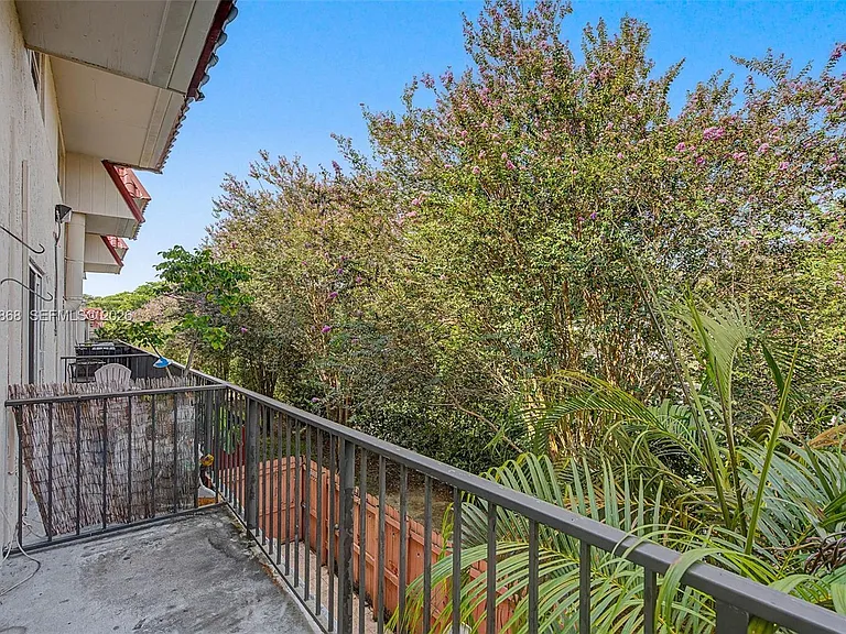 6709 N Kendall Dr #223 — Photo 5