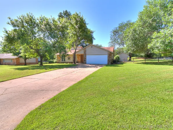 25136 Hickory Ln, Broken Arrow, OK 74014