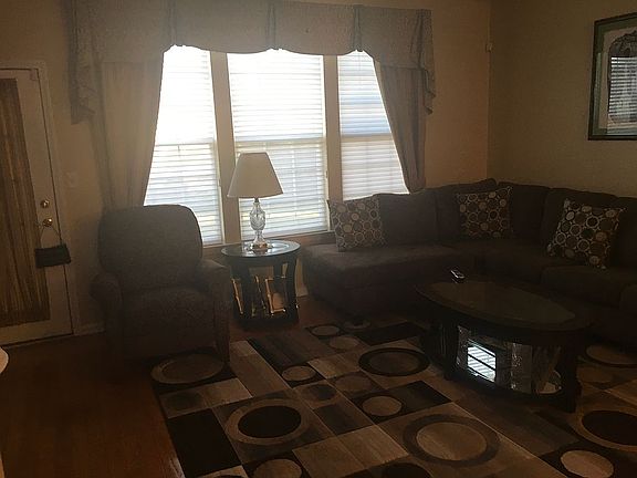 GREAT/LIVING ROOM