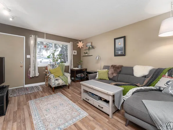 1229 62nd St NW, Edmonton, AB T6L 2H6