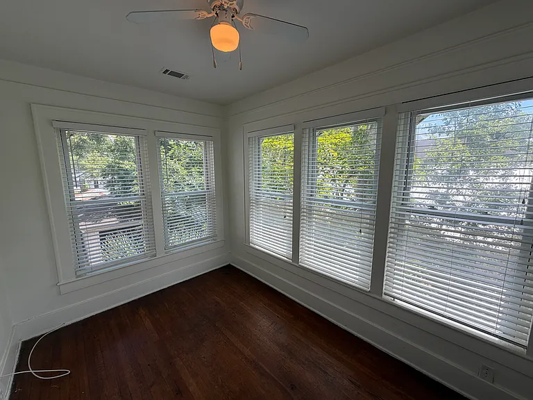 1006 E 40th St #B — Photo 6