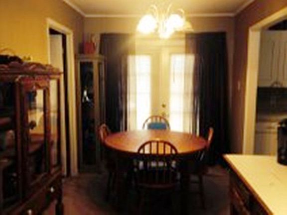 3rd image of 1729 Clarence St