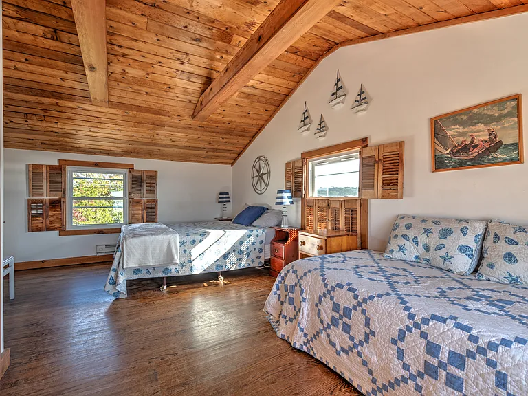 21 E Beach Dr — Photo 17