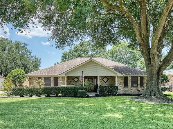 1714 N 29th St, Nederland, TX 77627