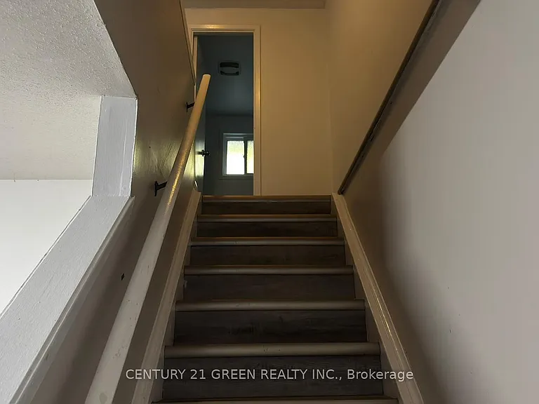32 Elvira Cres — Photo 8