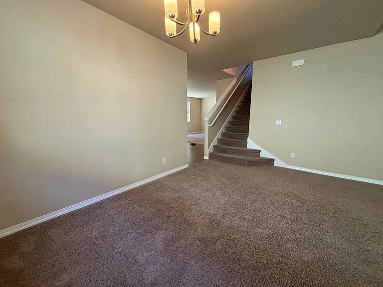 3676 SE Chesterton Dr — Photo 3