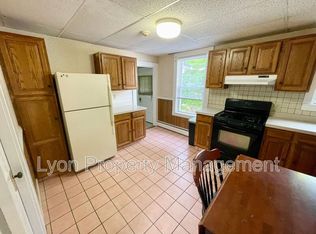 20 Warren Ave FLOOR 2, Pawtucket, RI 02860