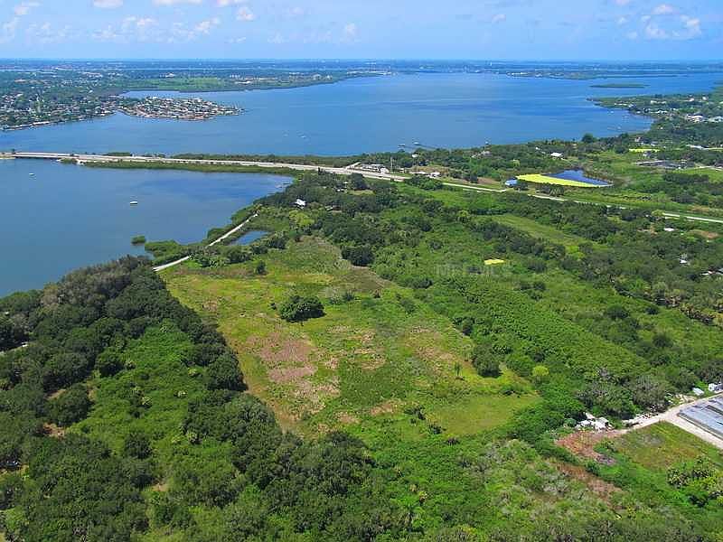 2nd image of 228 Bayshore Dr
