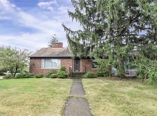 5717 Chestnut Dr, Parma, OH 44129