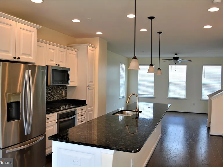 6203 Margarita Way — Photo 15