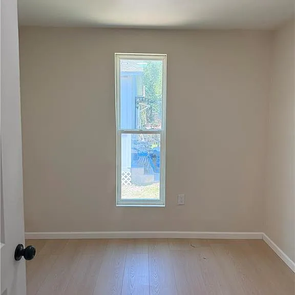 402 Havens St — Photo 3