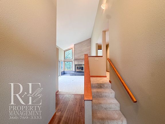 5th image of 15910 Lindsey Ln NE