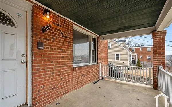 414 Chesapeake St SE — Photo 2