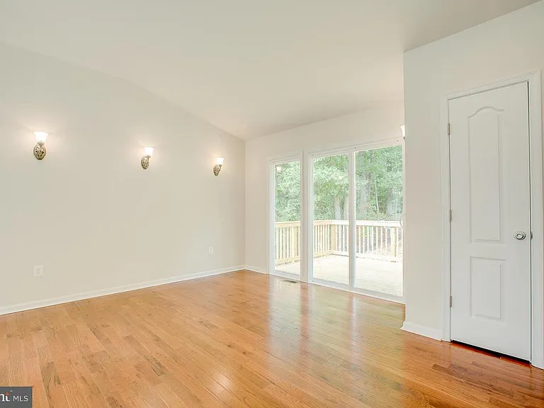 1002 Aquia Dr — Photo 6