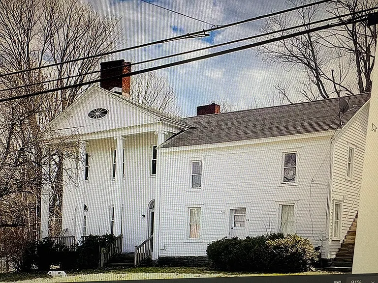 114 Main St #1R — Photo 1
