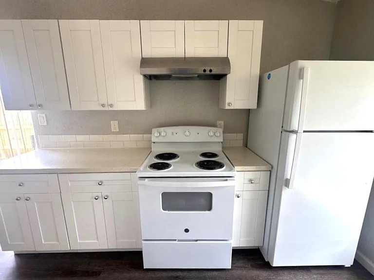 11217 Pender Ln — Photo 3