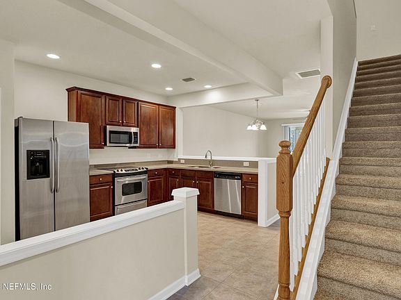 5th image of 13450 ENGLISH PEAK Court