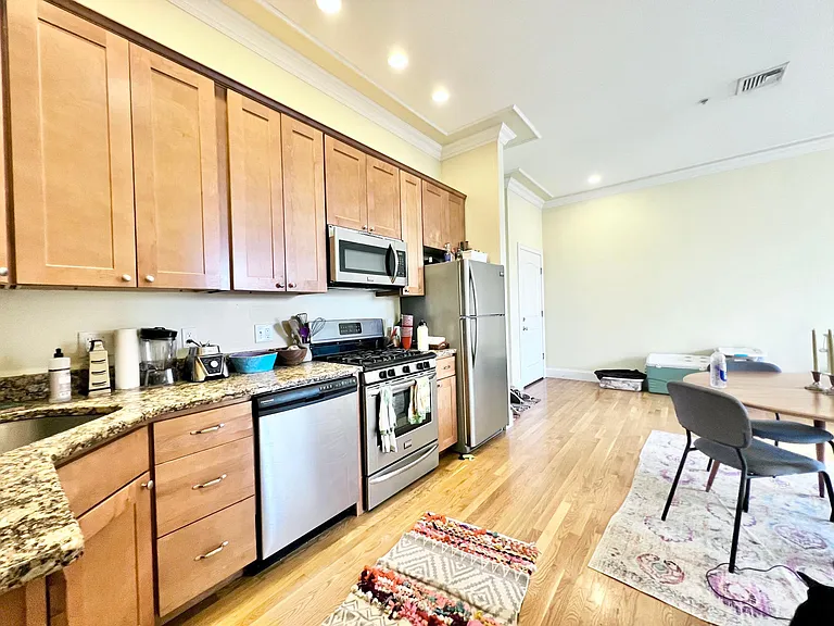 395 W Broadway #4F — Photo 6