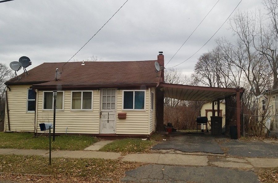 2nd image of 118 Omar St