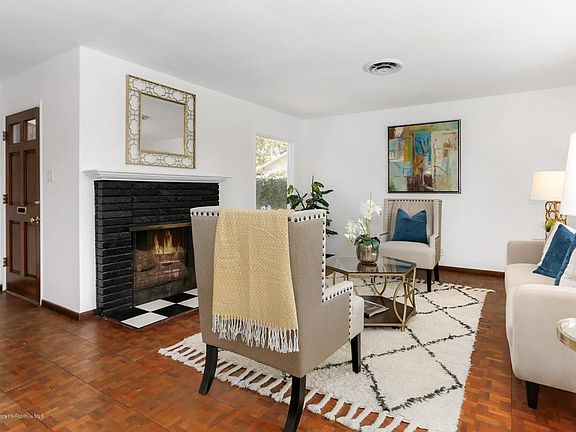 3rd image of 10010 Live Oak Ave