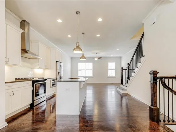 16 Lochurst Ln, Roswell, GA 30076