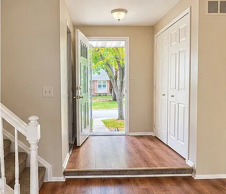 3 bed, 2.5 bath, 1440 sqft, $2,300 — Photo 2