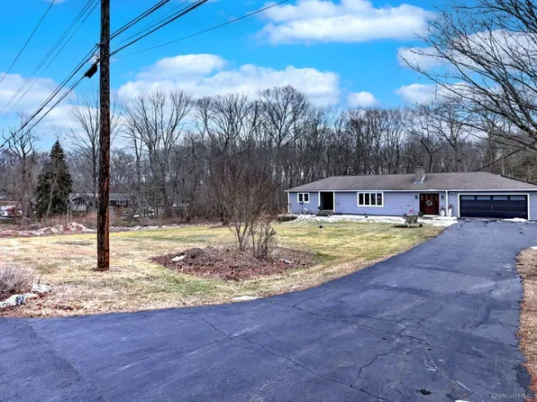 4 Burma Road, Woodbridge, CT 06525