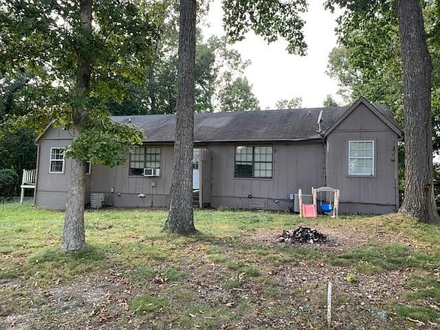 2nd image of 3741 Dixie Court Dr SE