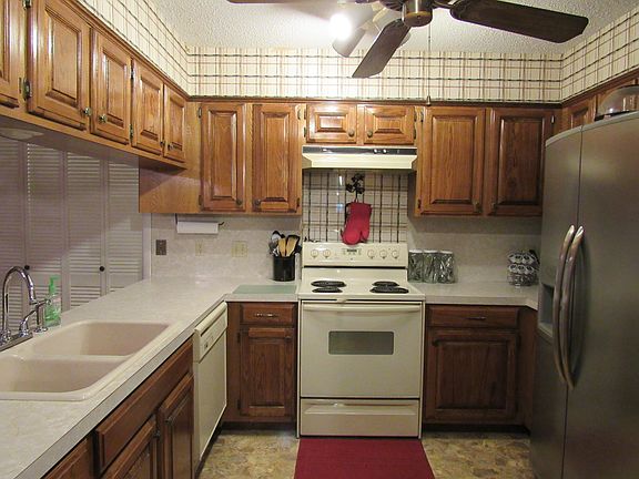 5th image of 2709 Poinciana St