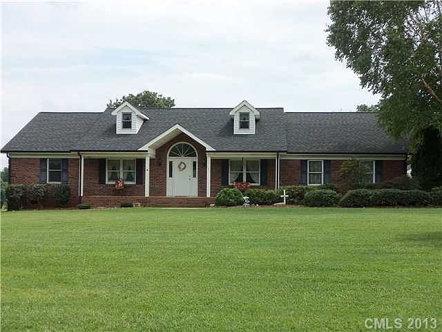 1st image of 181 Beech Brook Ln