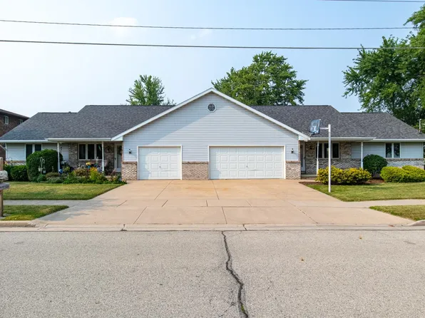 1002 E Elm Dr, Little Chute, WI 54140
