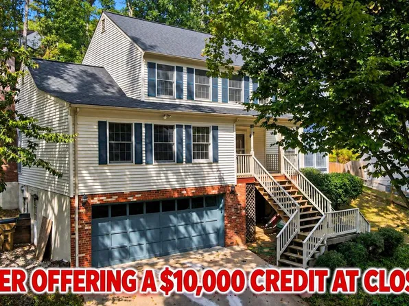 2425 Harpoon Dr, Stafford, VA 22554