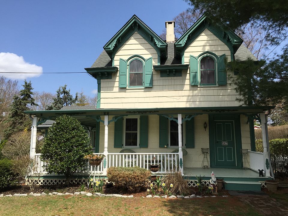 1st image of 647 Middle Road