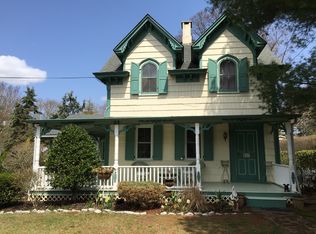 647 Middle Road, Bayport, NY 11705