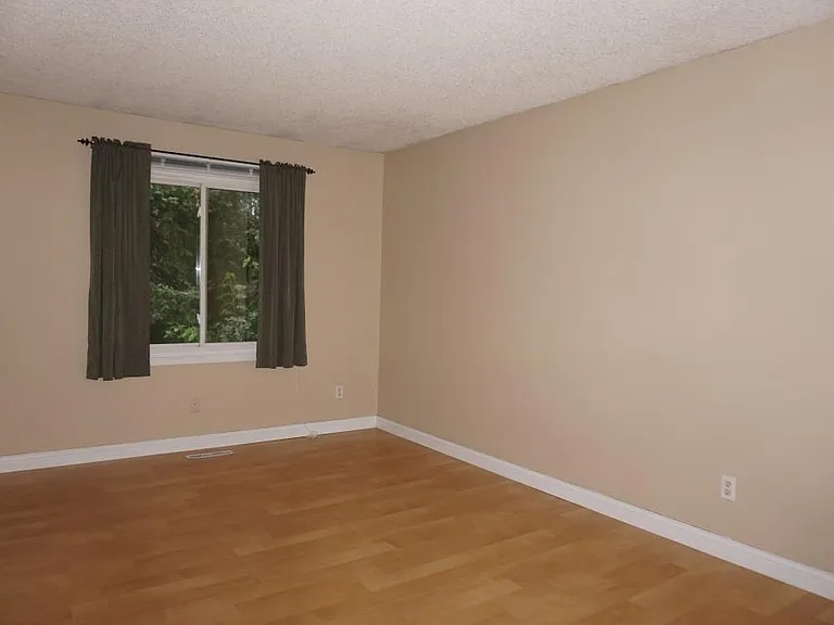 863 125th Ln NE — Photo 7