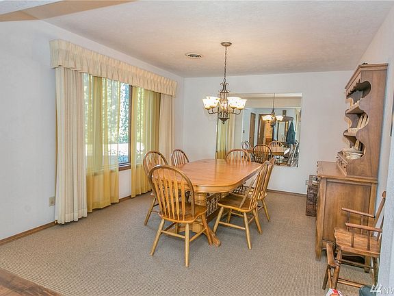 4th image of 4134 Shorecrest Dr NE