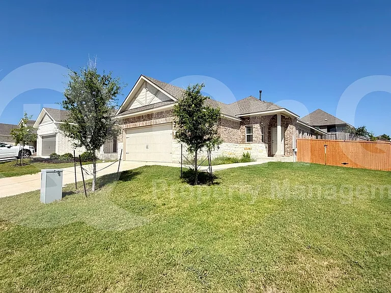 257 James Caird Dr — Photo 3