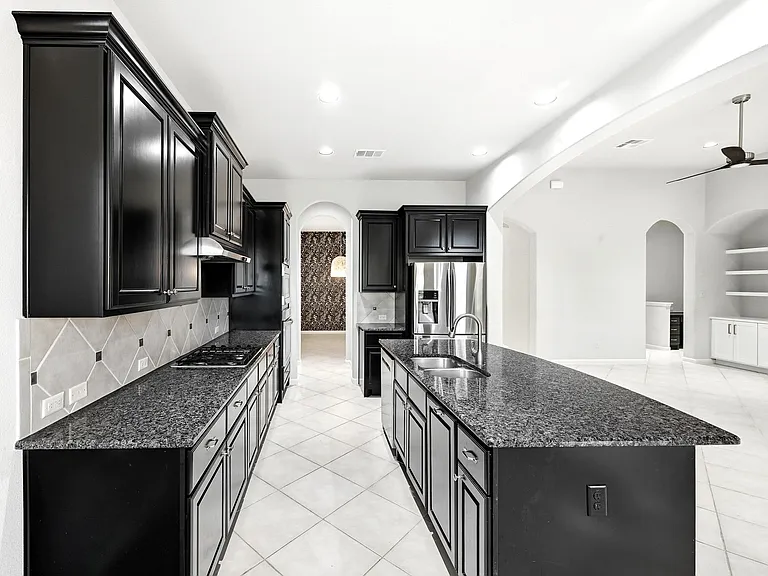 1611 Rimstone Dr — Photo 9