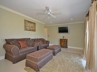 3rd image of 224 Regent Dr