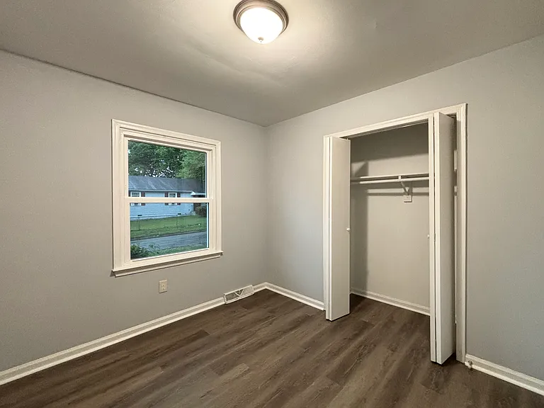 1226 Montgomery Ave — Photo 11