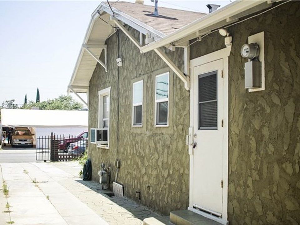 2nd image of 2519 Palm Pl
