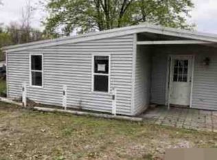 2667 S Lakeside Dr, Albion, IN 46701